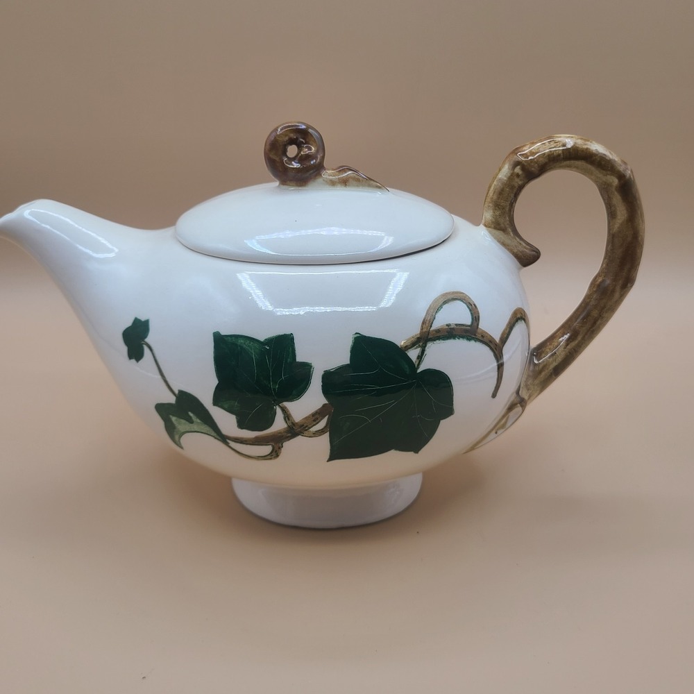 Metlox Poppytrail Ivy Teapot Made in California *as is*